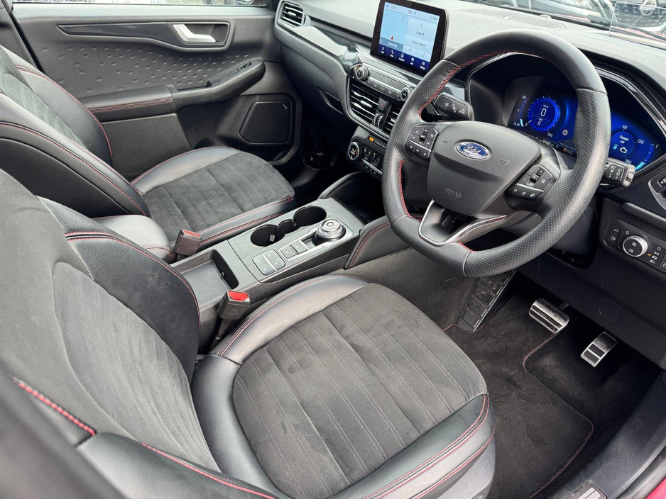 2020 Ford Kuga - image 25