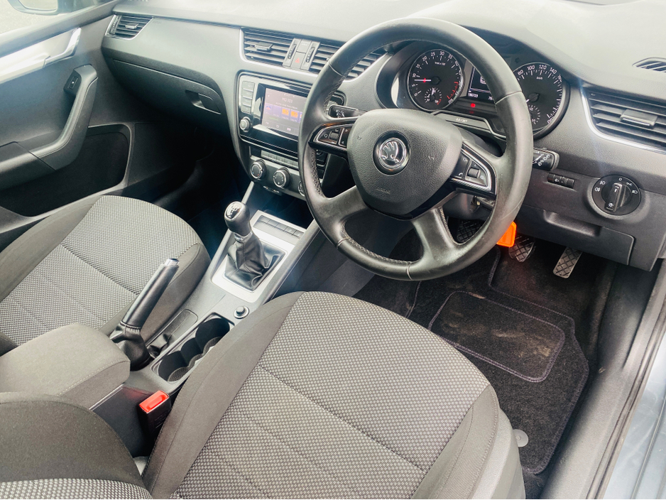 2015 Skoda Octavia - image 11