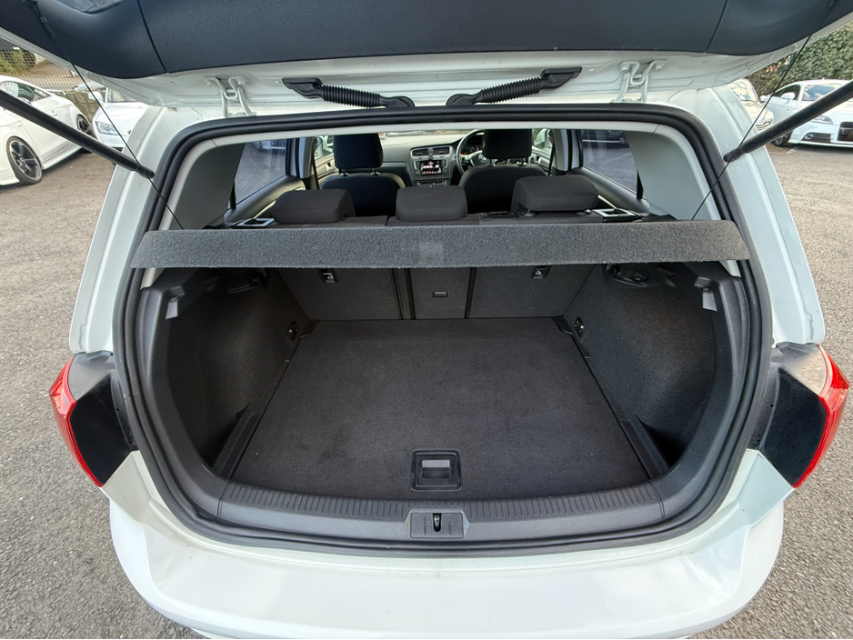 2013 Volkswagen Golf - image 7