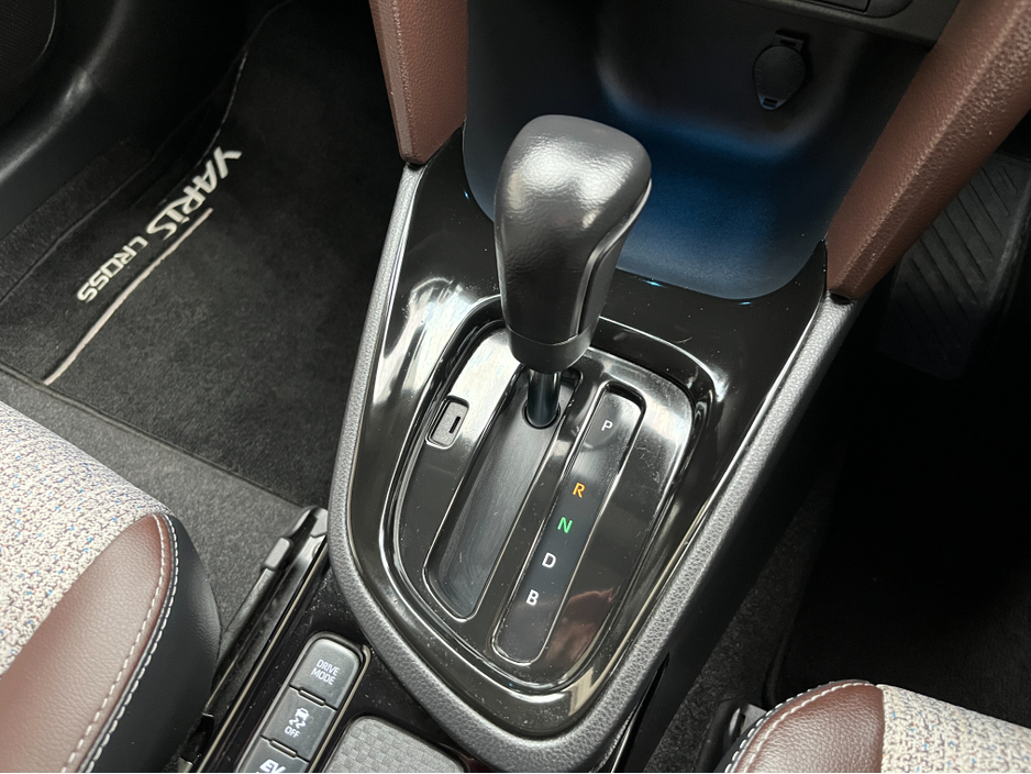 2021 Toyota Yaris Cross Z HYBRID AUTOMATIC 1.5 PETROL //HIGH SPEC//HALF LEATHER HEATED SEATS//HEATED STEERING WHEEL//360 PARKING CAMERAS// €22,950