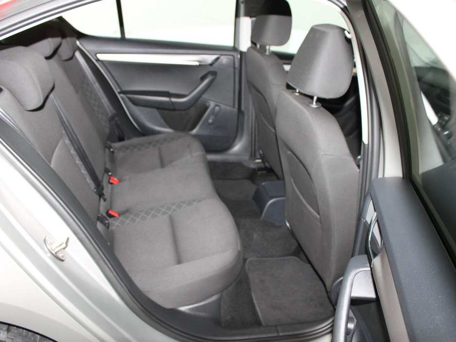 2019 Skoda Octavia - image 14