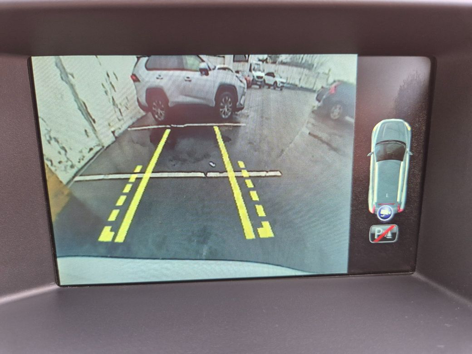 2017 Volvo XC60 - image 24