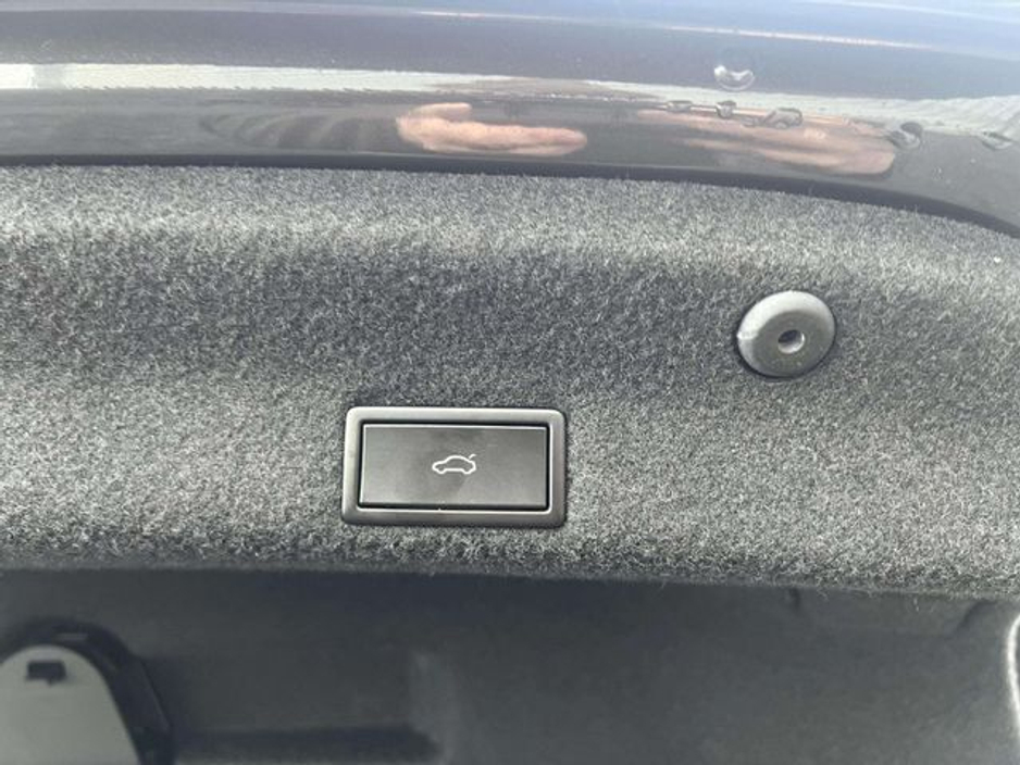 2018 Volkswagen Passat - image 23