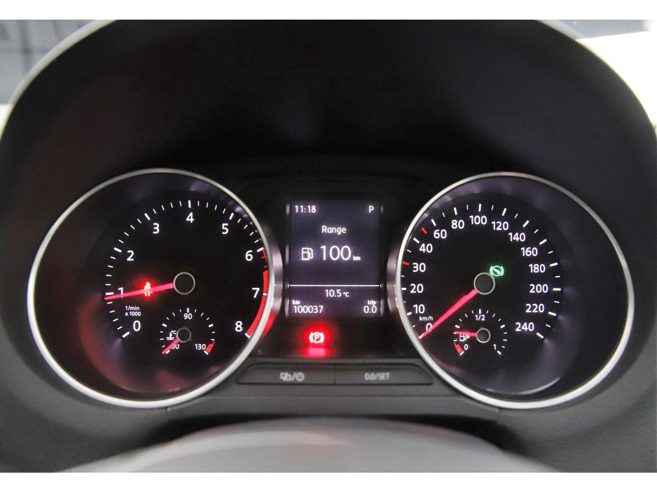 2015 Volkswagen Polo - image 18