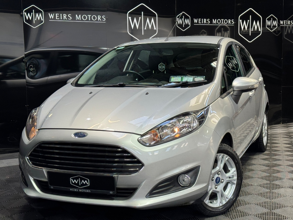2013 Ford Fiesta - image 2