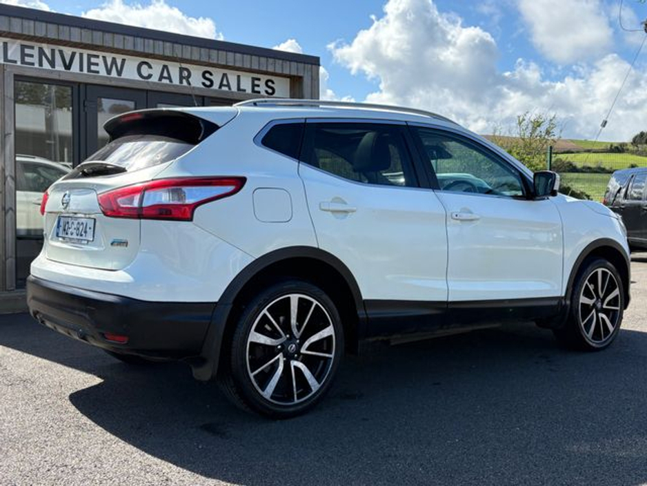 2014 Nissan Qashqai - image 8