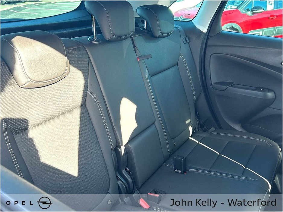 2022 Opel Crossland - image 10
