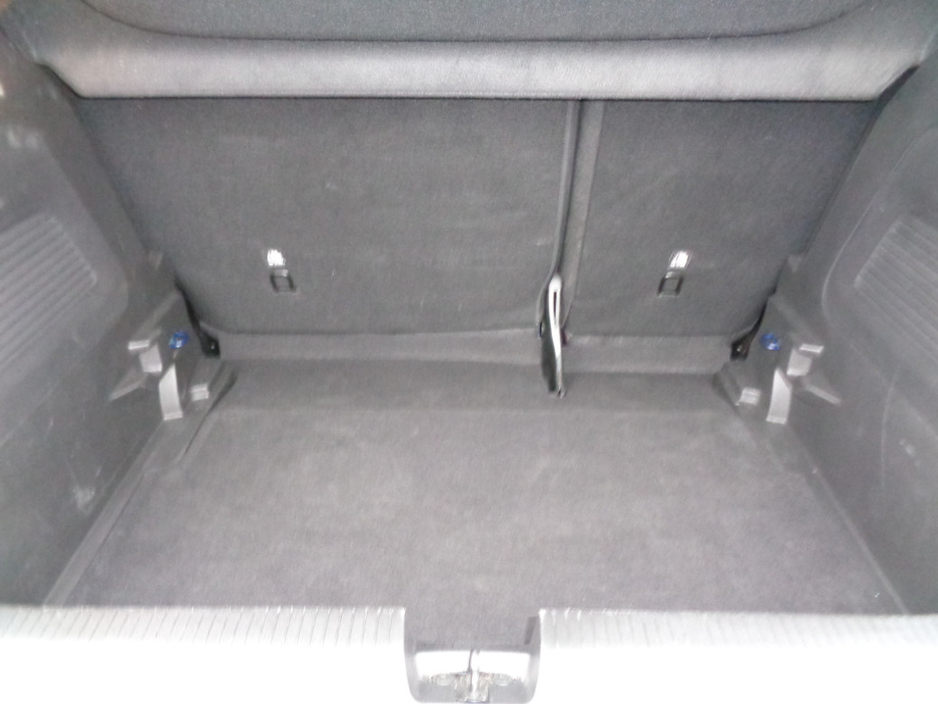 2023 Opel Crossland - image 5