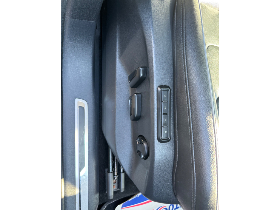 2020 Volkswagen Tiguan - image 26