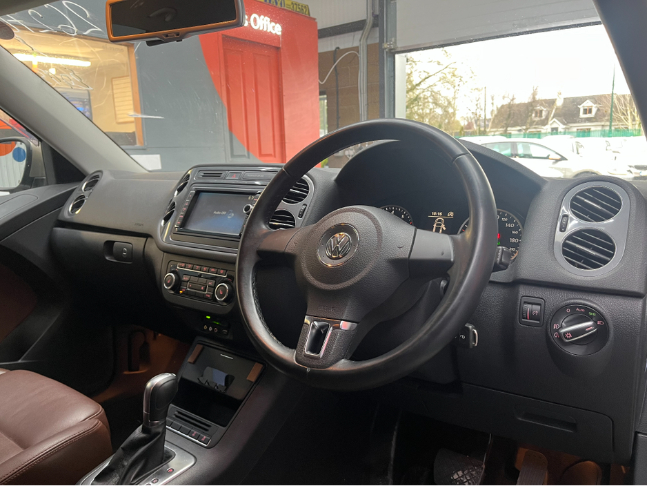 2013 Volkswagen Tiguan - image 8