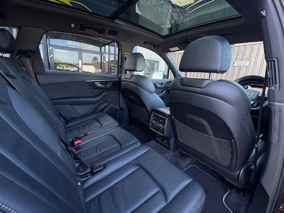 2021 Audi Q7 - image 10
