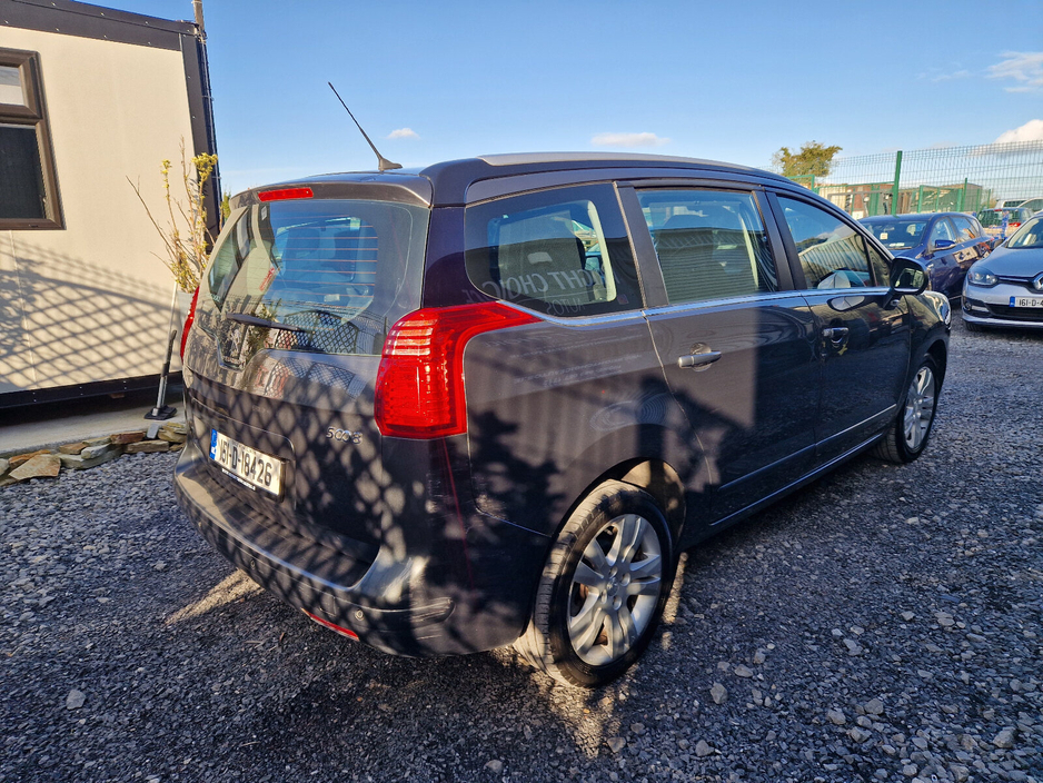 2015 Peugeot 5008 - image 6