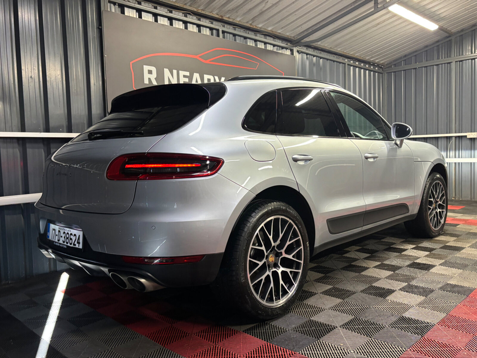 2017 Porsche Macan Macan S Diesel PDK €33,950