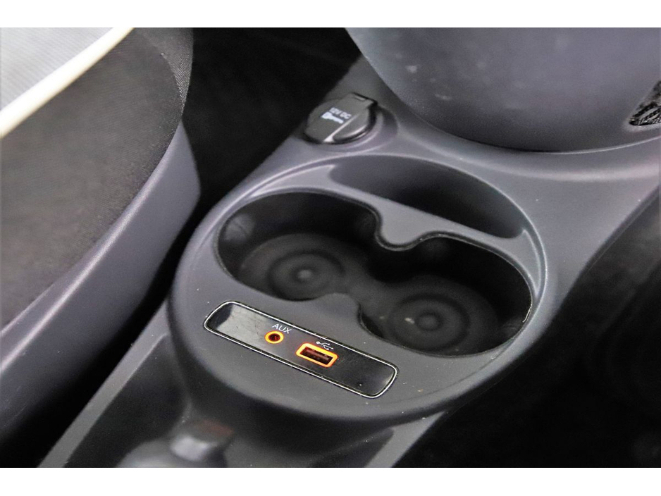 2017 Fiat 500 - image 24