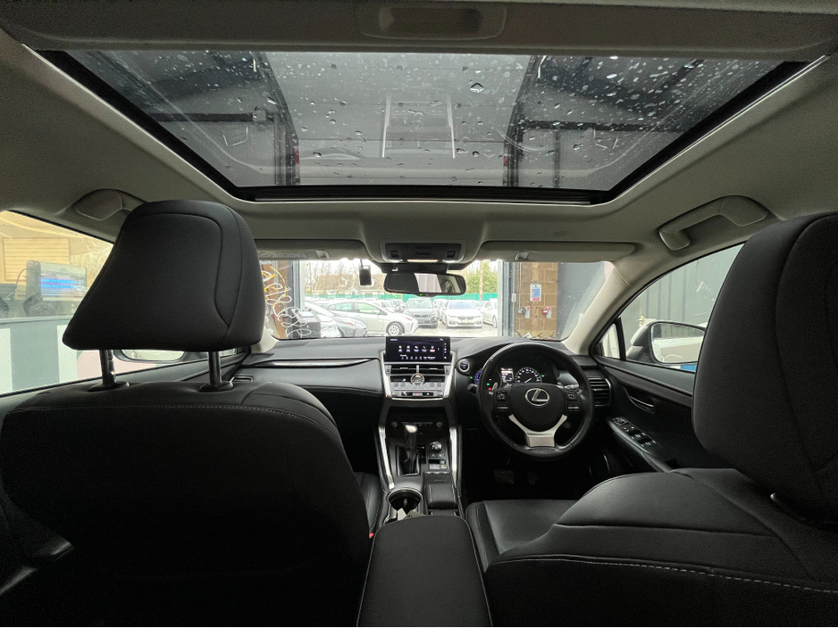 2020 Lexus NX 300 h - image 19