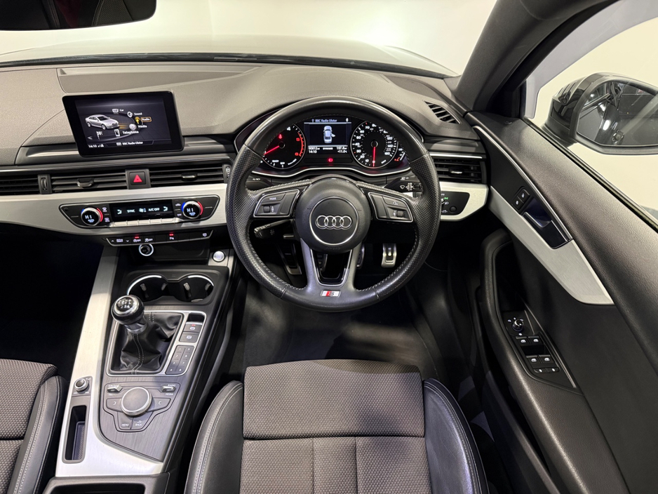 2017 Audi A4 - image 12