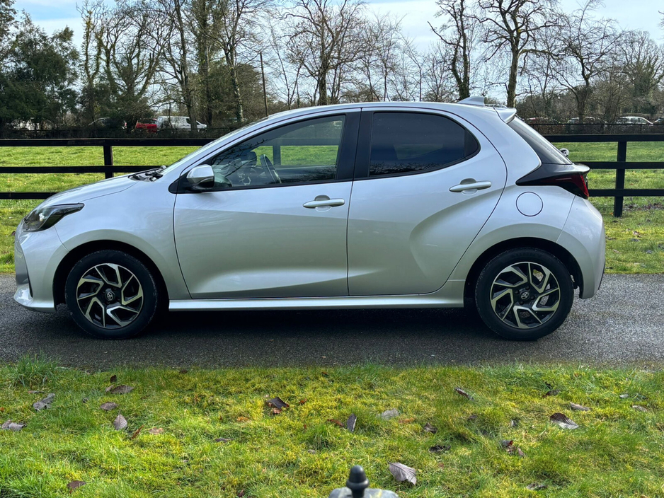 2021 Toyota Yaris - image 5