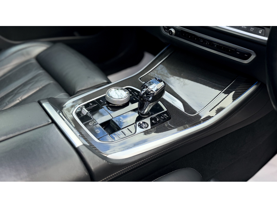 2022 BMW X5 - image 12