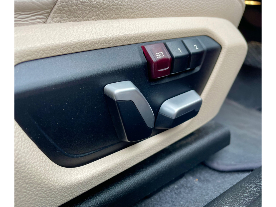 2018 BMW 1 Series - image 13