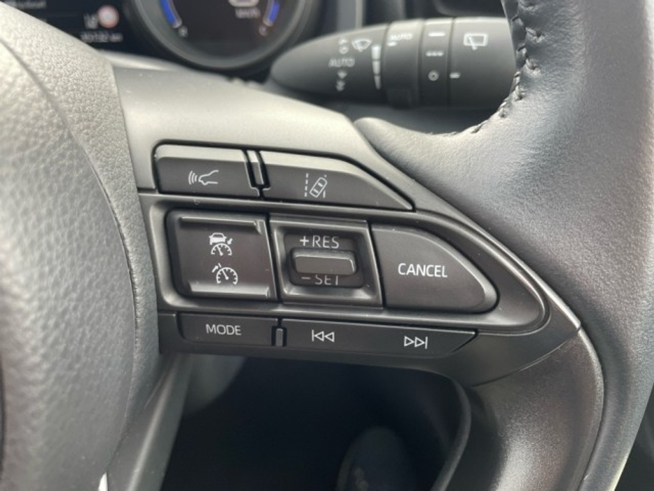 2023 Toyota Yaris - image 15