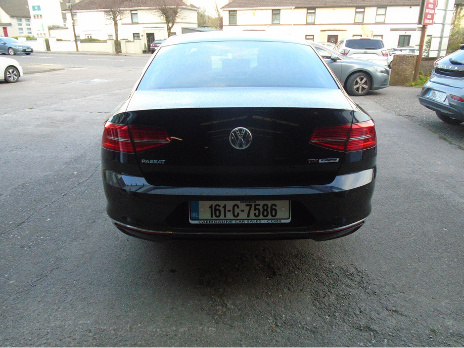 2016 Volkswagen Passat - image 5