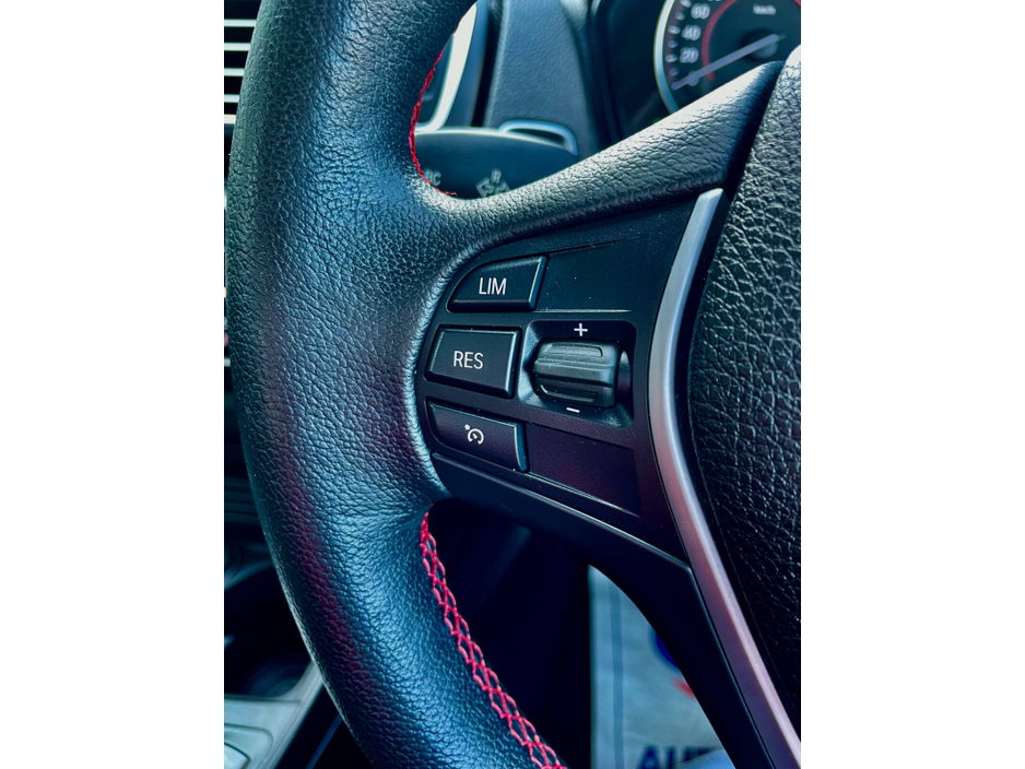 2016 BMW 1 Series - image 26