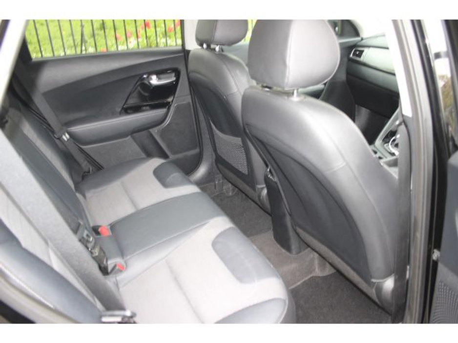 2019 Kia Niro - image 9