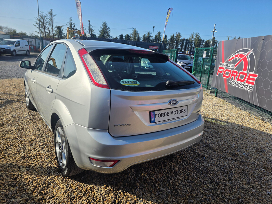 2011 Ford Focus - image 3