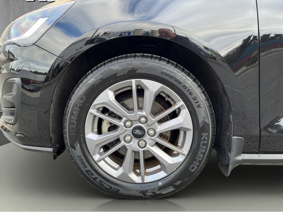 2024 Ford Focus - image 9