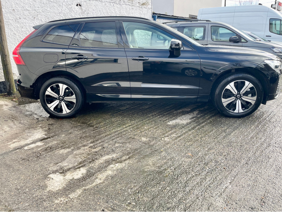 2023 Volvo XC60 T6 RECHARGE PHEV PLUS DARK AWD AUTO 5DR €39,995