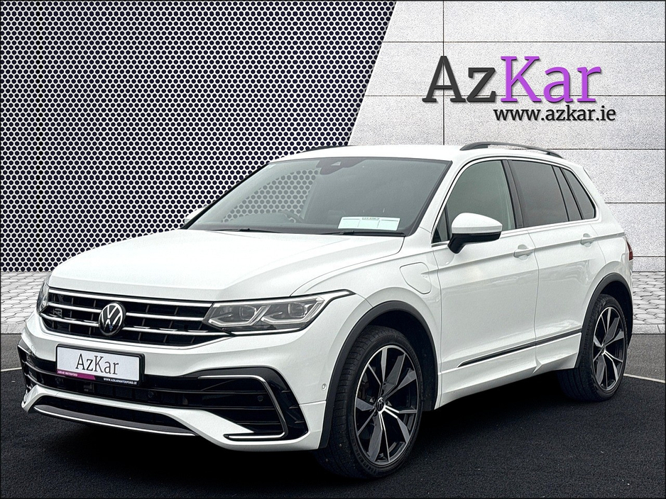 2023 Volkswagen Tiguan - image 3