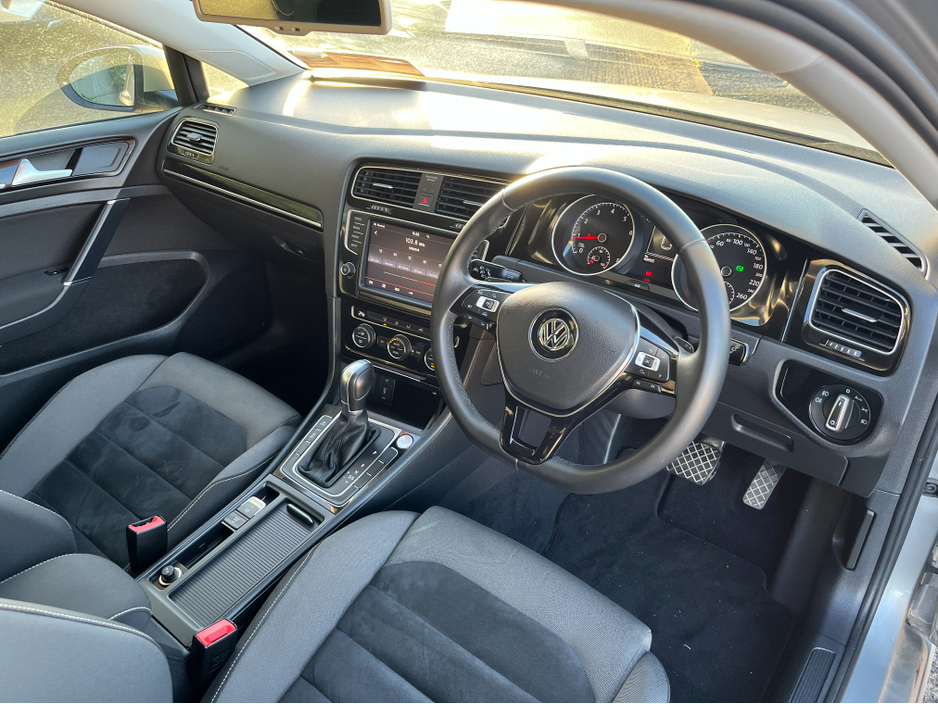 2016 Volkswagen Golf HIGHLINE AUTOMATIC 1.4 PETROL //KEYLESS ENTRY//REVERSE CAMERA//BLIND SPOT WARNING//ADAPTIVE CRUISE CONTROL// €15,950