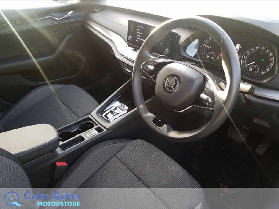 2023 Skoda Octavia - image 10