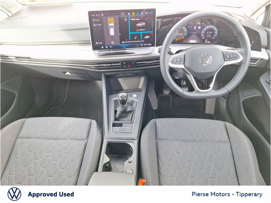 2025 Volkswagen Golf - image 4