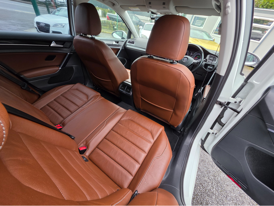 2015 Volkswagen Golf - image 7