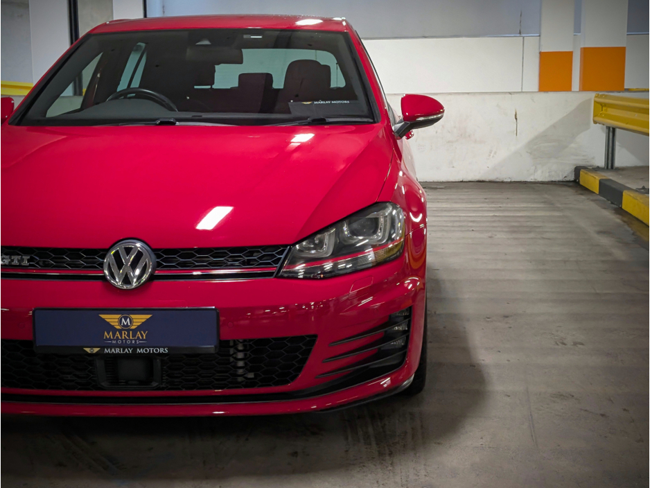 2015 Volkswagen Golf - image 8