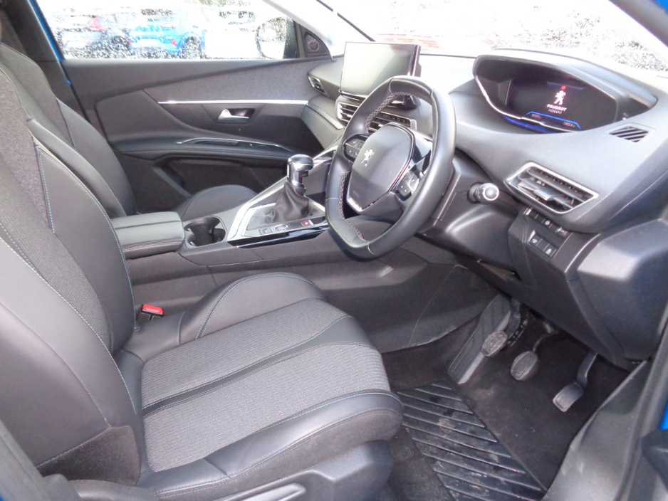 2022 Peugeot 3008 - image 7