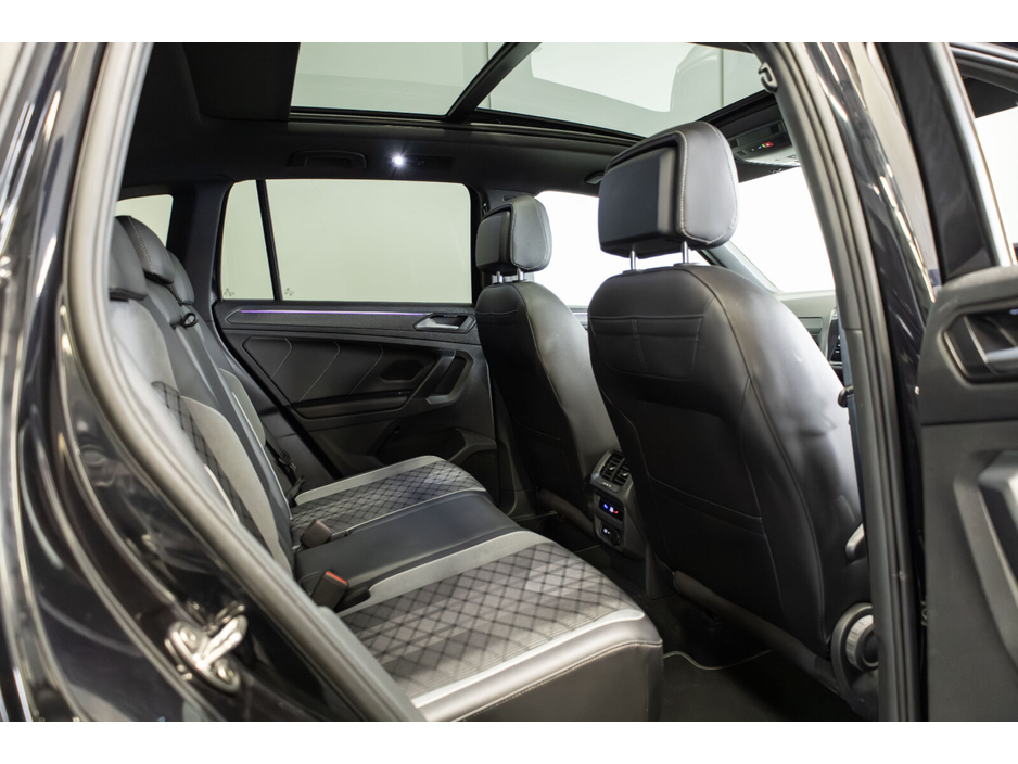 2024 Volkswagen Tiguan - image 12