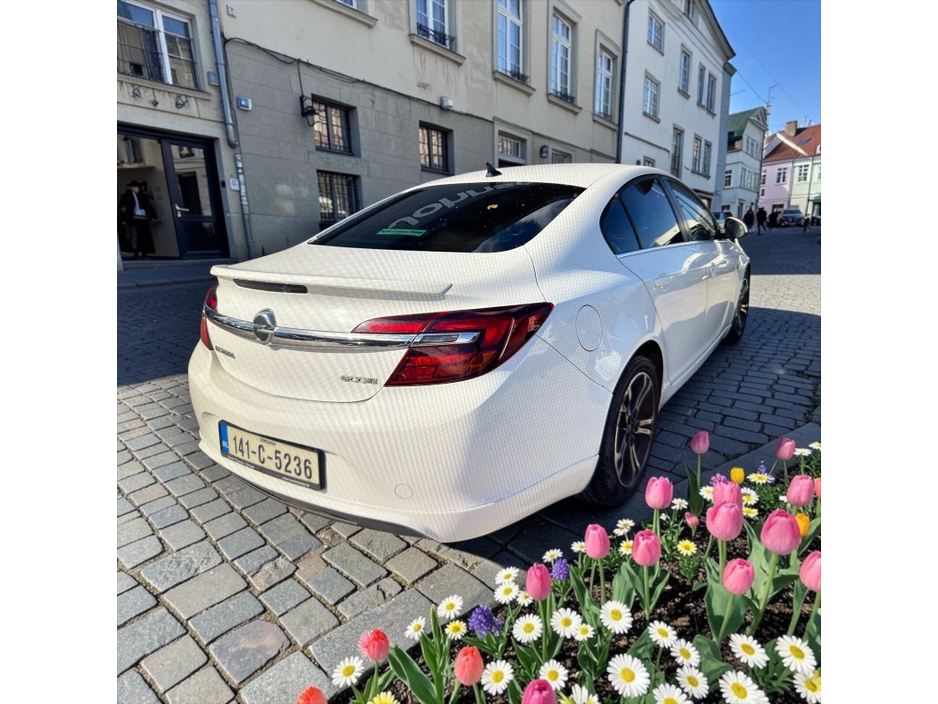 2014 Opel Insignia - image 7