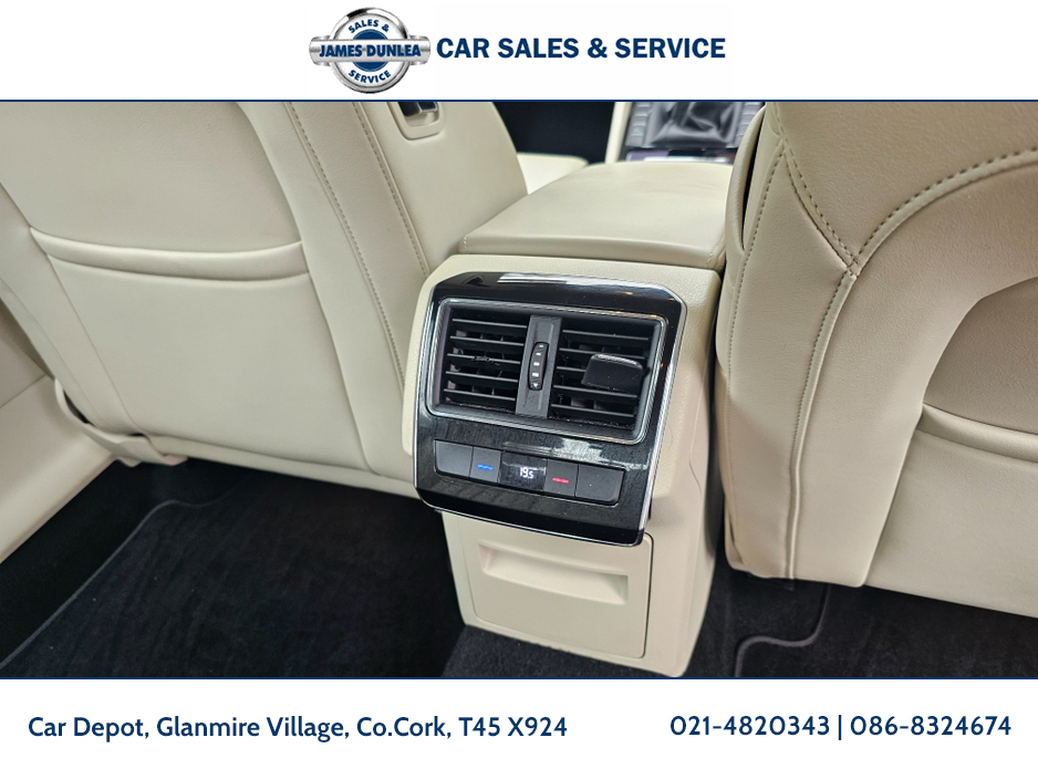 2019 Skoda Superb - image 9