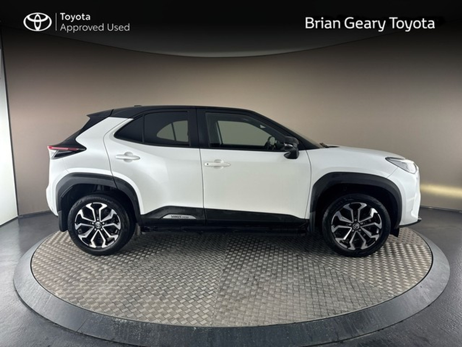 2023 Toyota Yaris Cross LUNA SPORT €27,950