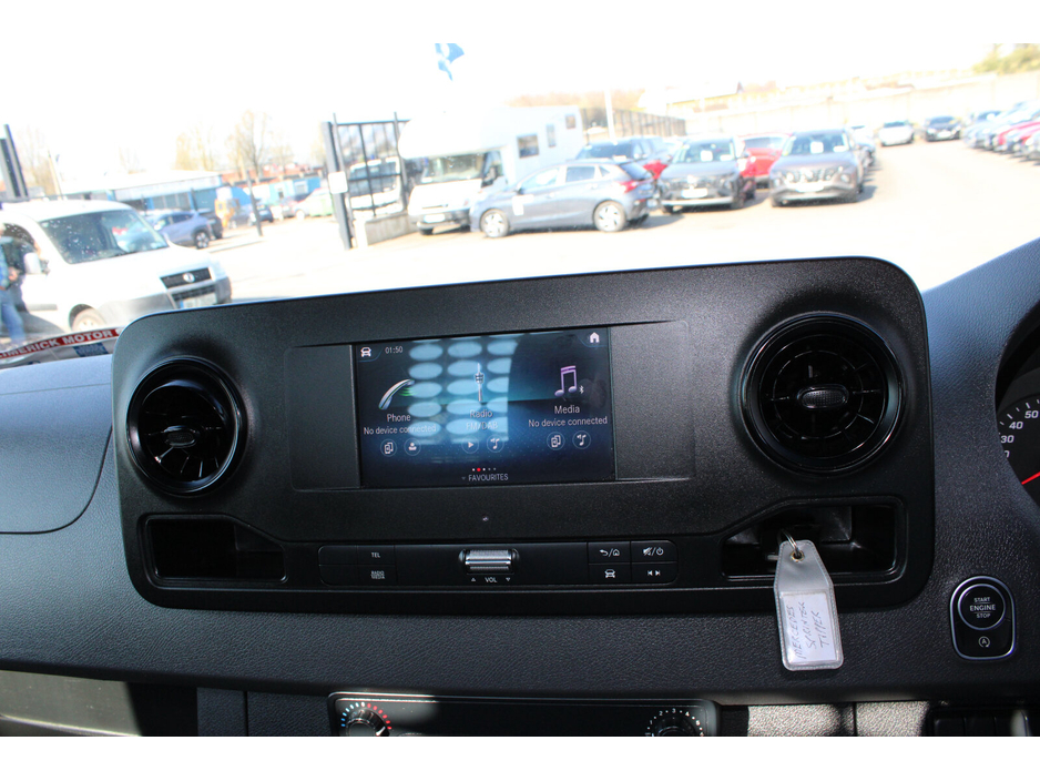 2021 Mercedes-Benz Sprinter - image 10