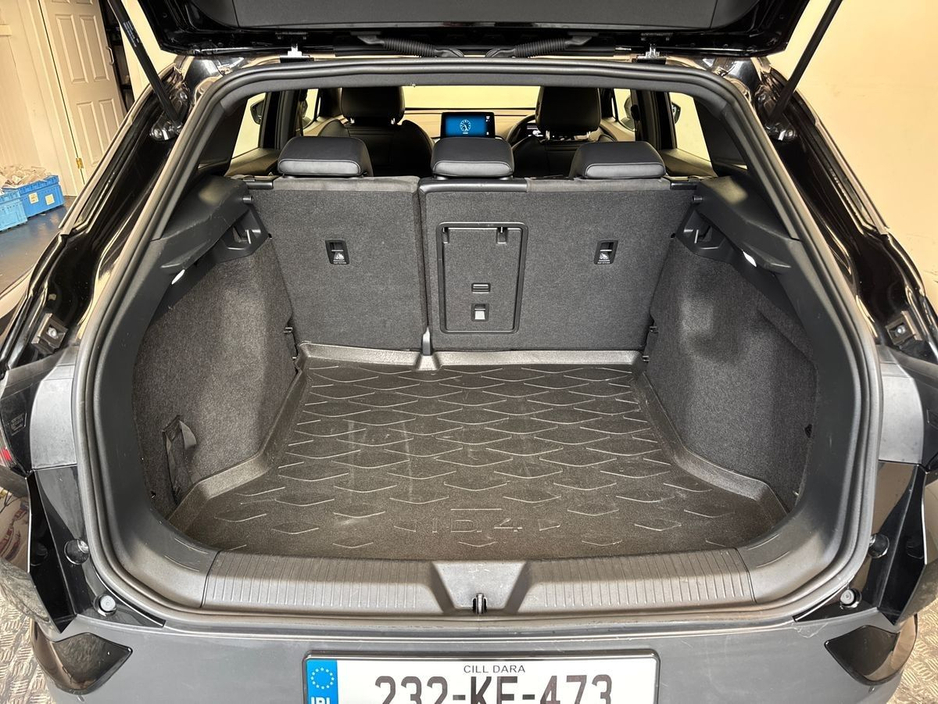 2023 Volkswagen ID.4 - image 9