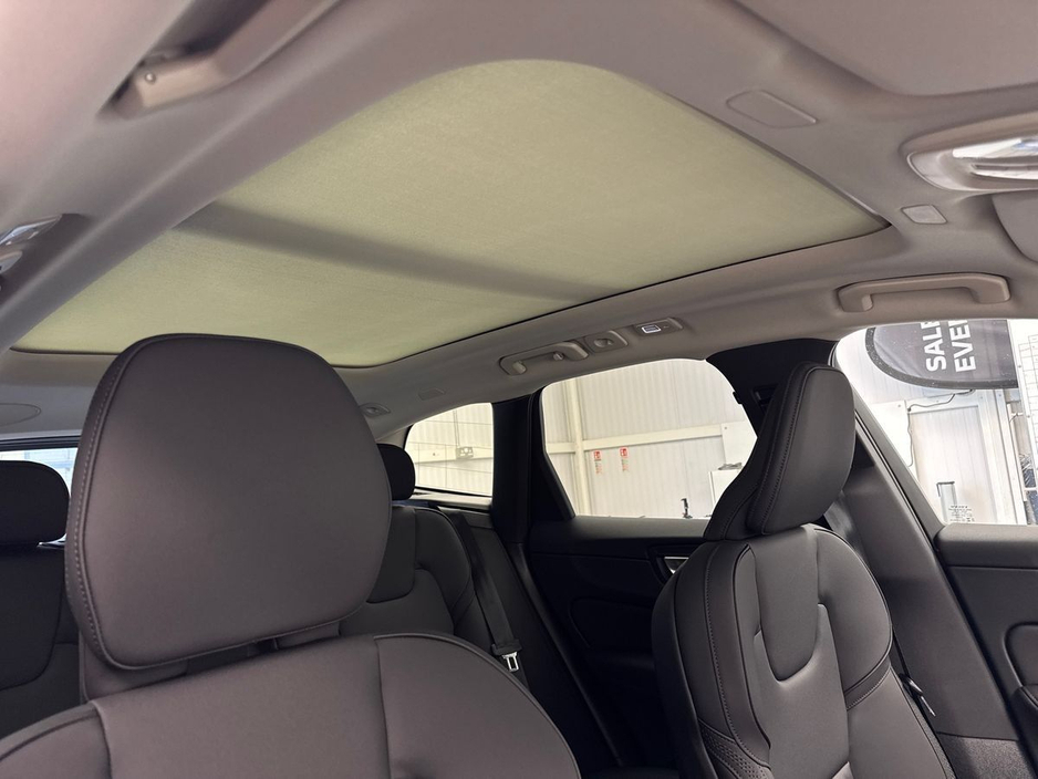 2026 Volvo XC60 - image 23