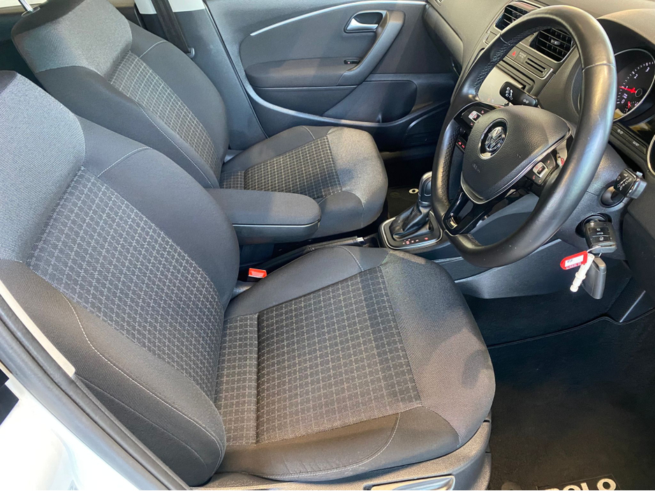 2017 Volkswagen Polo - image 9