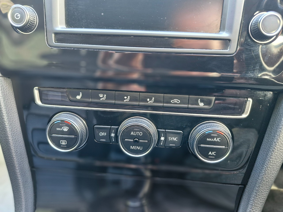 2017 Volkswagen Golf - image 23