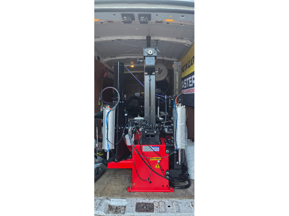 2021 Ford Transit - image 28