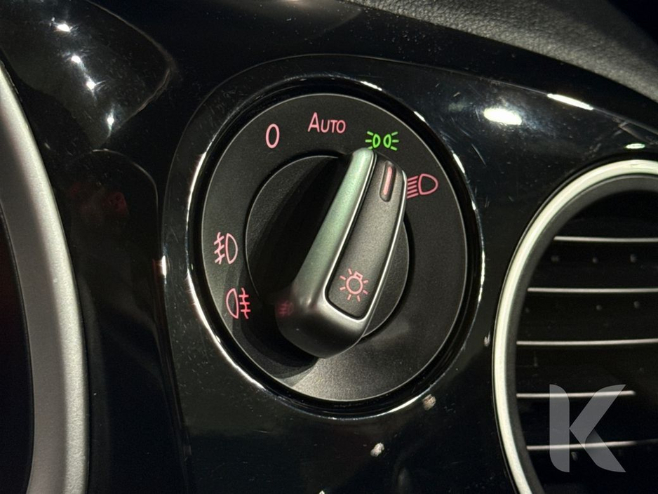 2019 Volkswagen Beetle - image 20