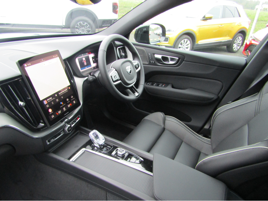 2026 Volvo XC60 - image 17