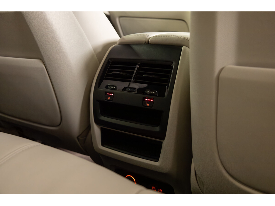2025 BMW X5 - image 14